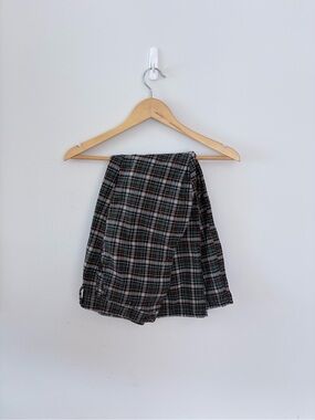 American Eagle Outfitters Black and Green Plaid Trousers Size Women’s 8